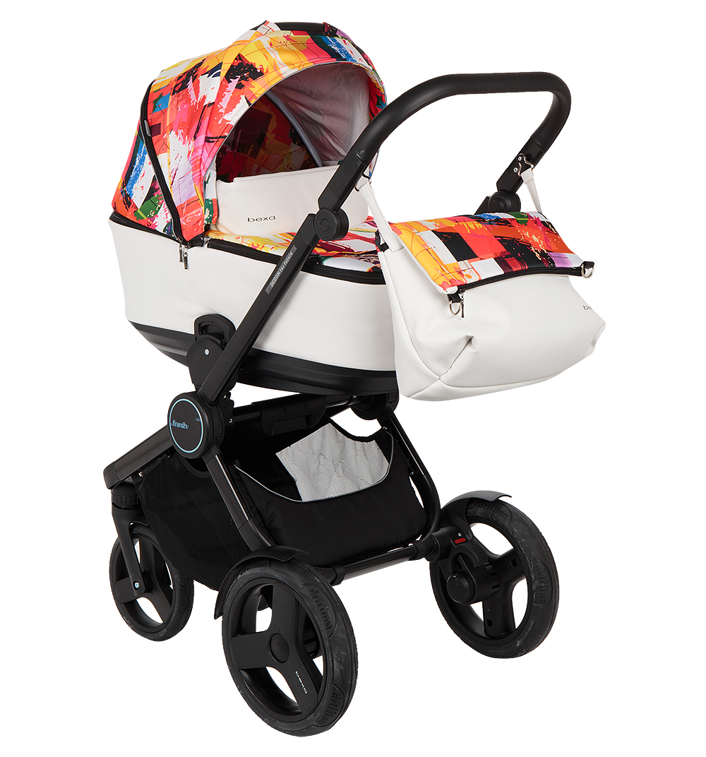 коляска с поворотными колесами