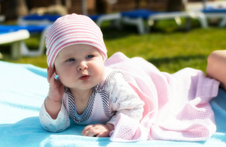 Солнцезащитные средства для детей до года и старше: рейтинг лучших, отзывы