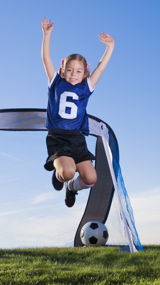 Девочка и мяч