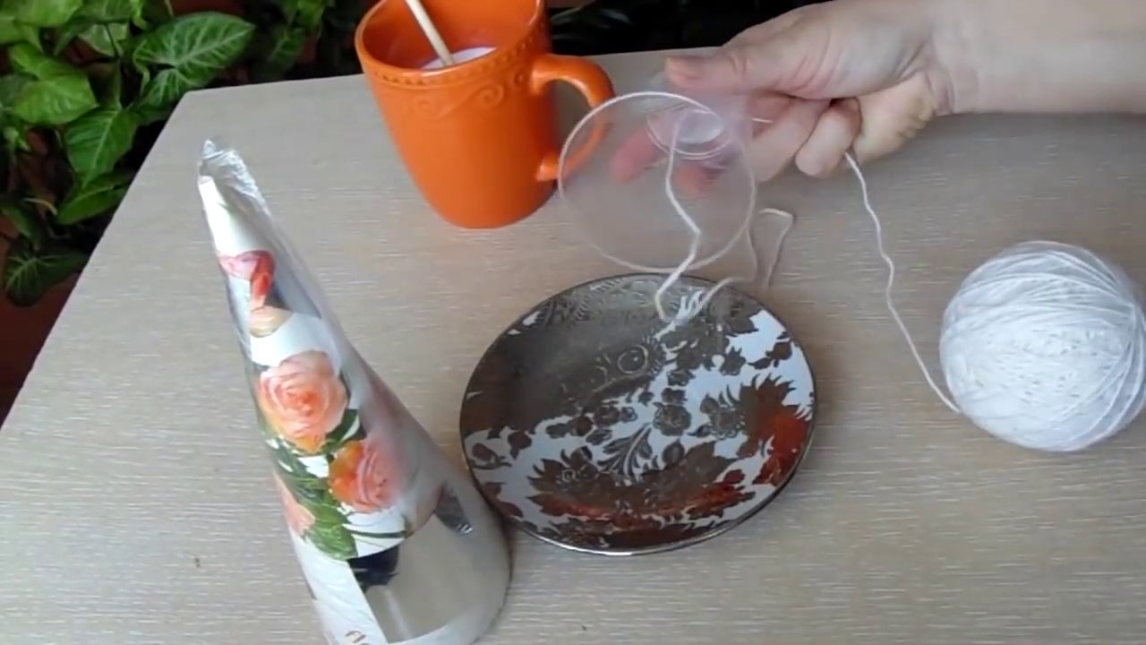 Конус из картона, нитки