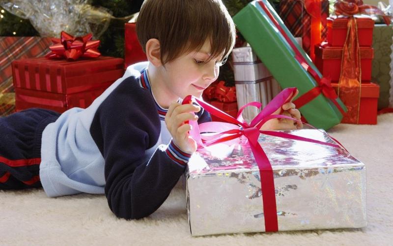 К выбору подарка для восьмилетнего ребёнка нужно подходить ответственно