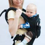 Надевание второй лямки на плечо