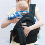 Усаживание ребёнка лицом к себе