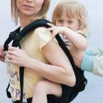 Усаживание ребёнка в эрго