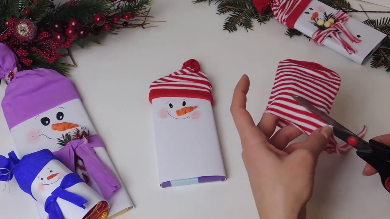 Изготовление шарфа из носка для снеговика