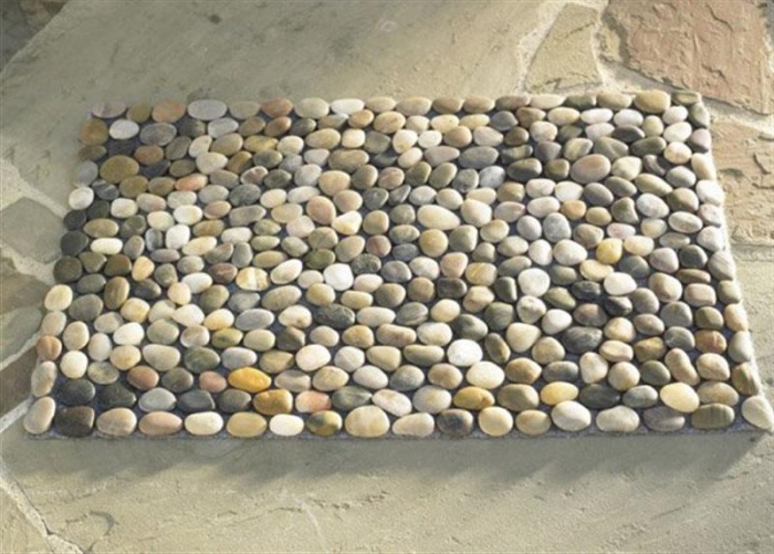 Массажный коврик из гальки