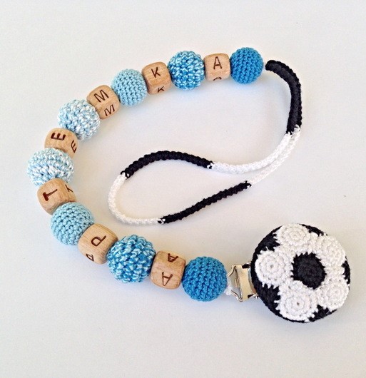 Держатель для пустышки из деревянных бусин