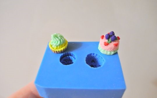 Фигурки из полимерной глины, сделанные с помощью молда