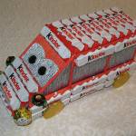 Машинка из киндеров