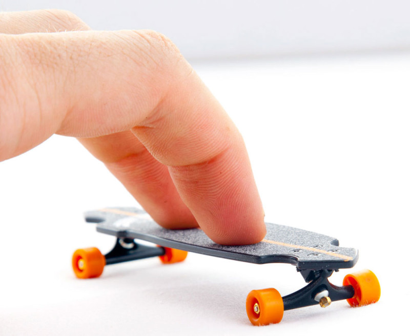 Два пальца на фингерборде