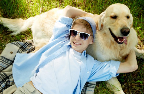 Парень с собакой