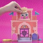 Домик с Little Pet Shop и рука ребёнка