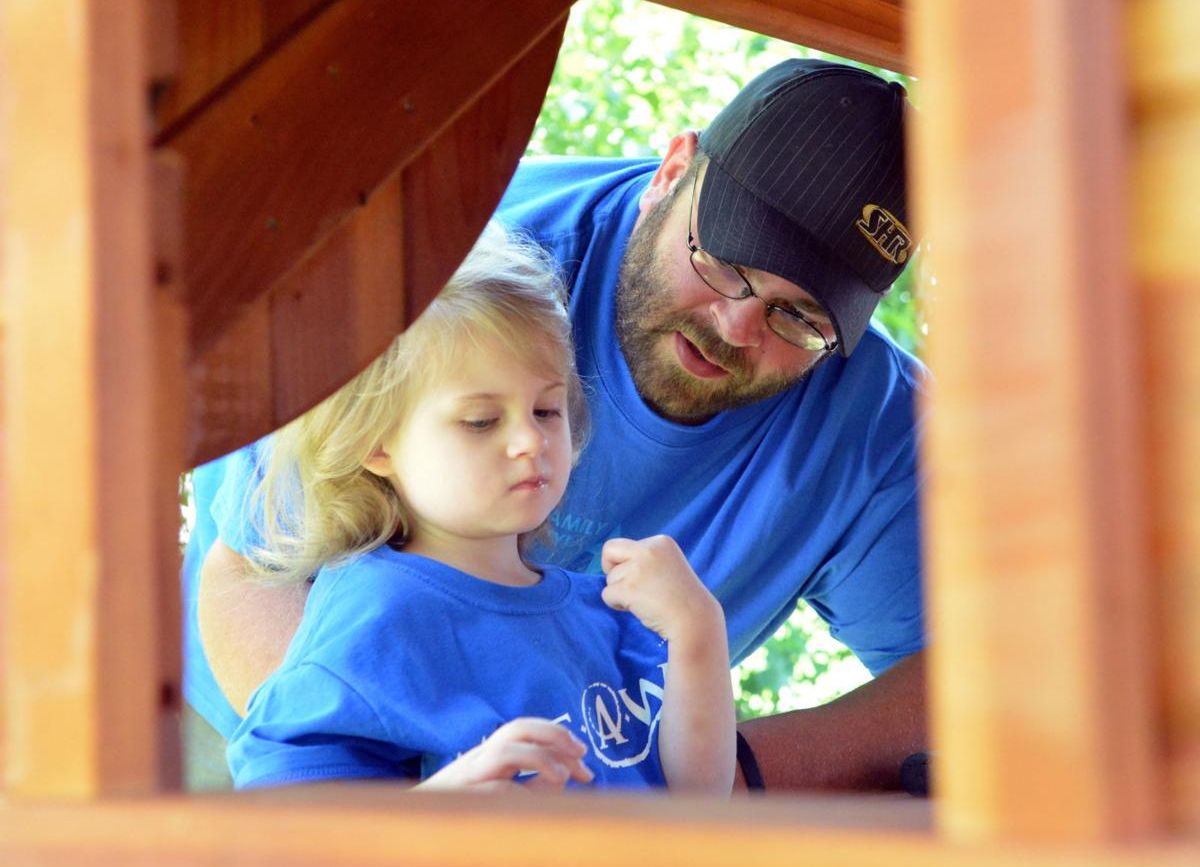 папа с девочкой с синдромом Ретта