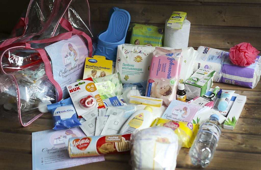 Сумка для роддома и вещи из неё