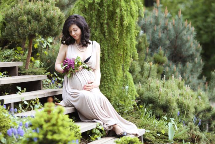 беременная в парке