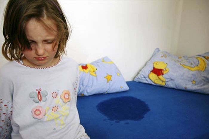 Ребёнок и мокрая постель
