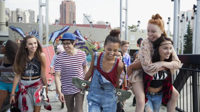 американские подростки гуляют