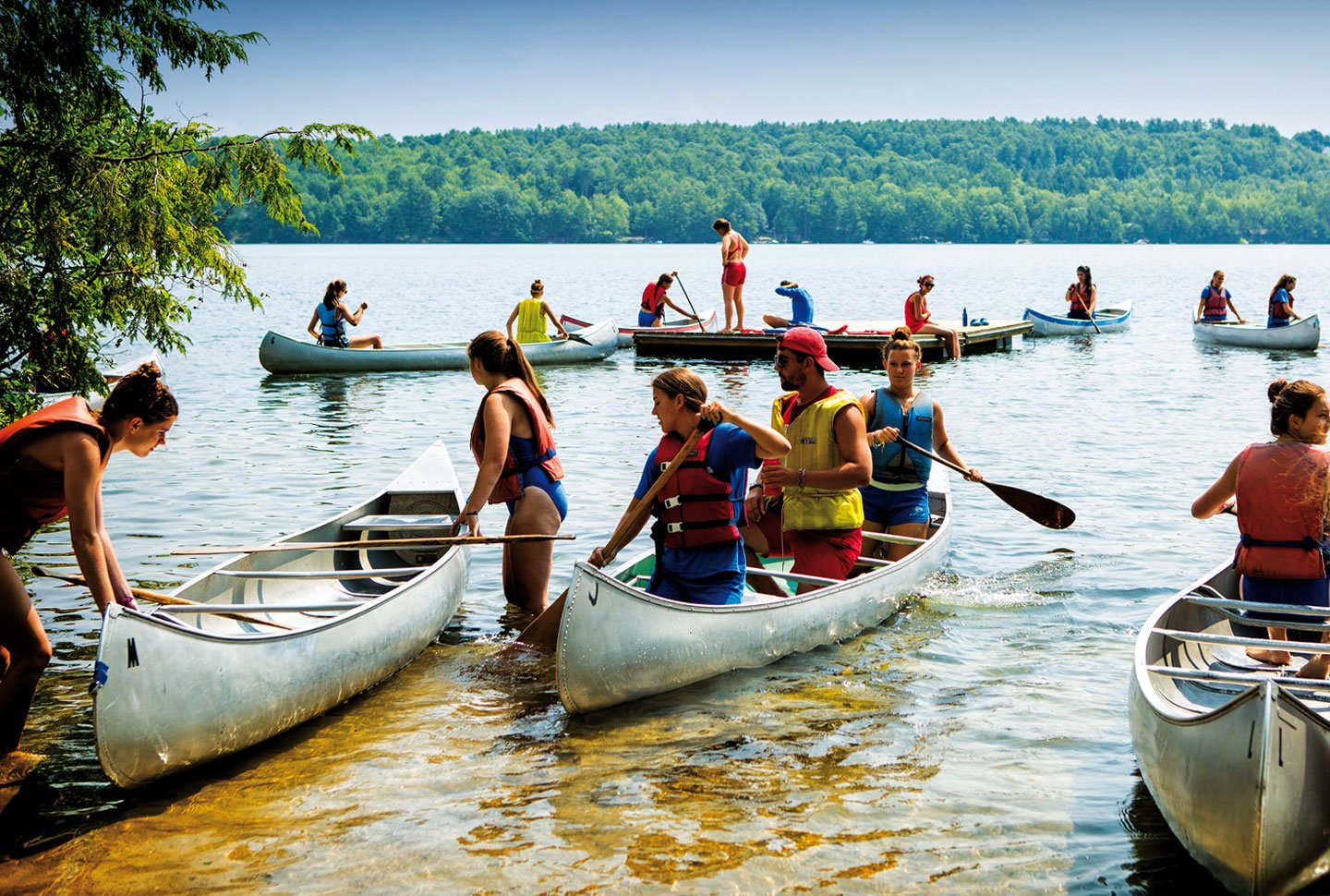 сплав на каноэ в американском лагере