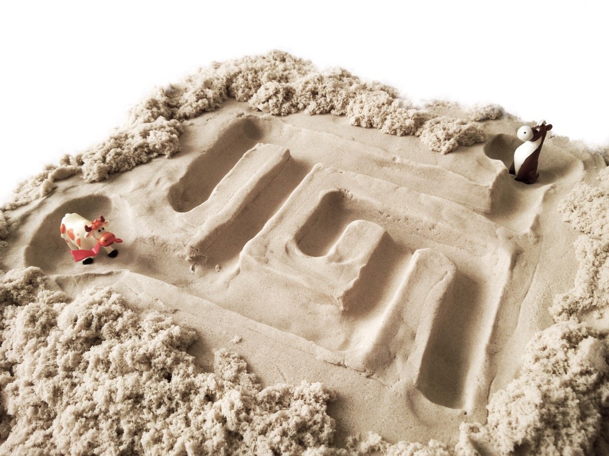 Лабиринт из кинетического песка