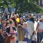 Шествие мам со слингами