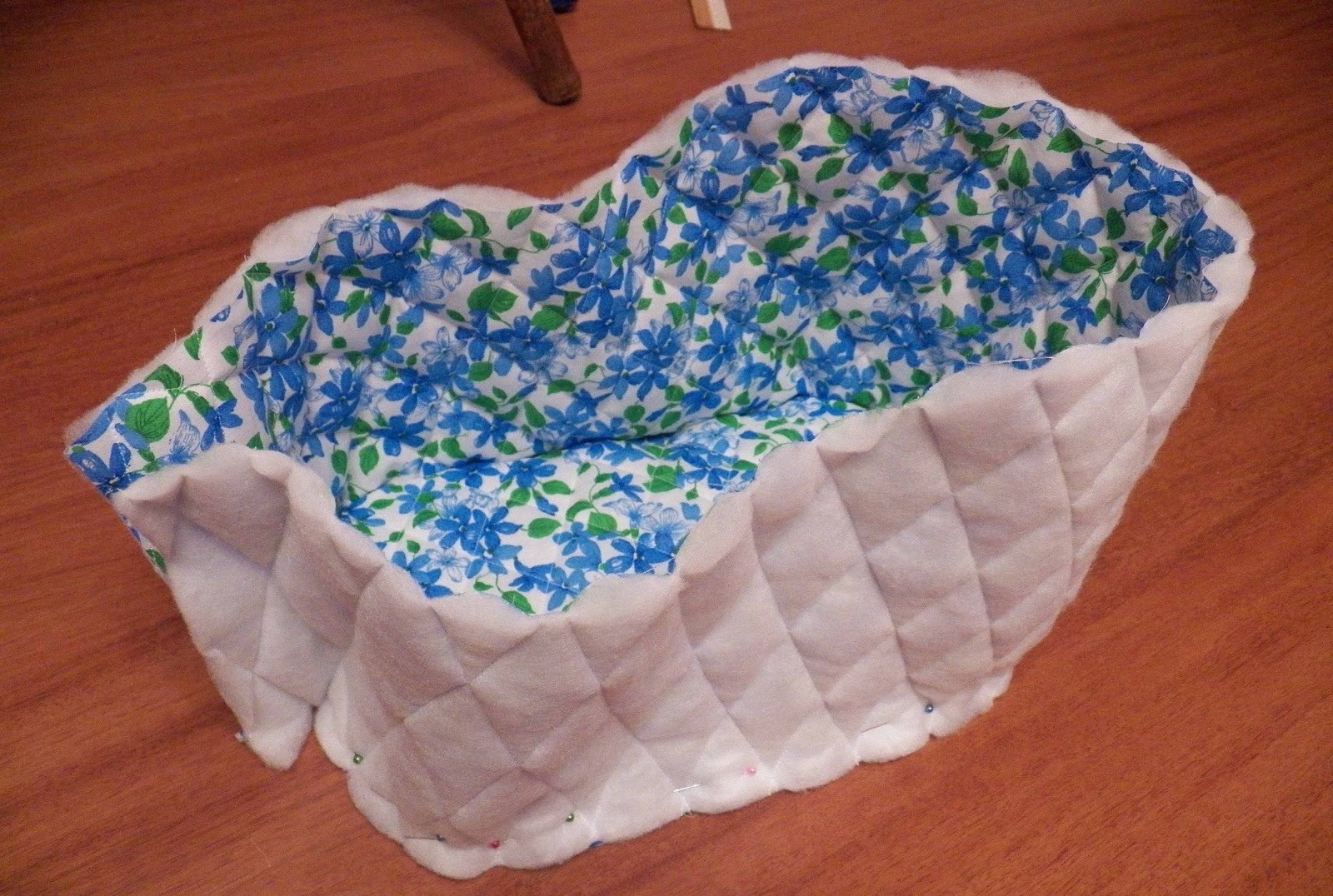 Соединение дна и боковинок люльки-переноски