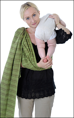 Усаживание ребёнка в слинг с кольцами