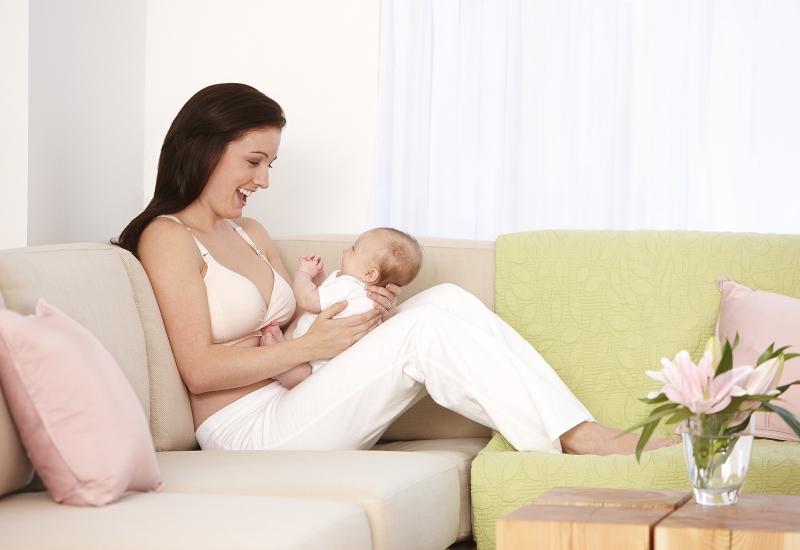 Женщина с младенцем